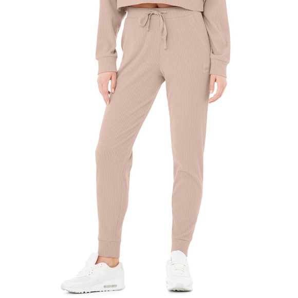 ALO Yoga Pants - ❌SOLD❌ NWOT Alo Yoga Muse Sweatpant in Dusty Pink